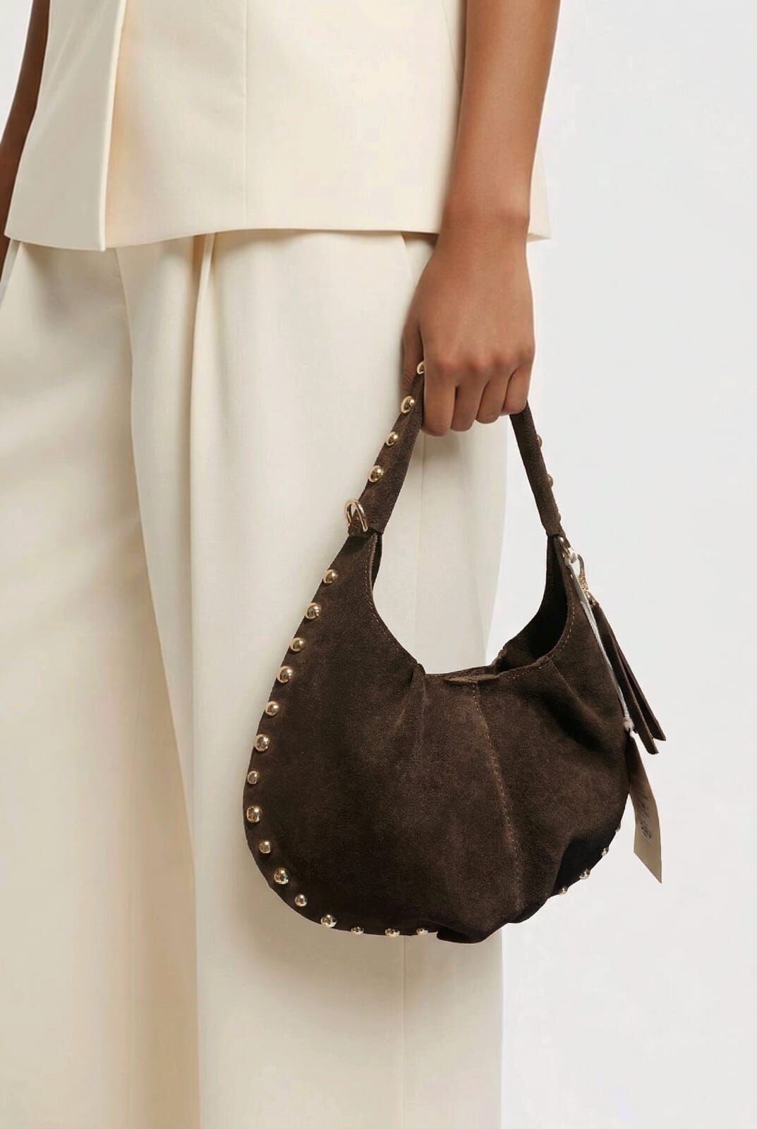 ACIKAHVE HAKİKİ SÜET DERİ MANYETİK MIKNATIS KAPAMA GOLD ZIMBA DETAYLI OMUZ ÇANTASI