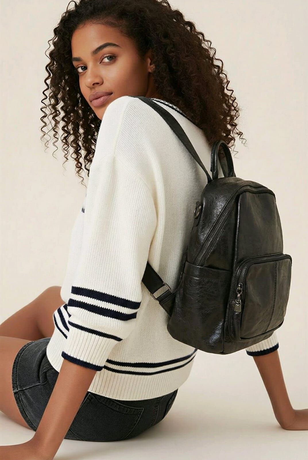 SOFT DERİ SİYAH SIRT ÇANTASI ÜSTTEN TEK FERMUAR