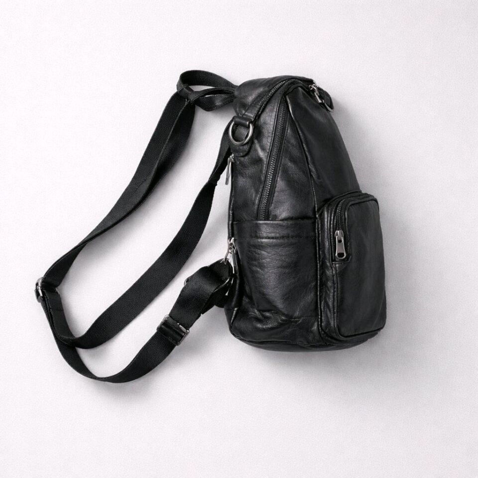 SOFT DERİ SİYAH SIRT ÇANTASI ÜSTTEN TEK FERMUAR