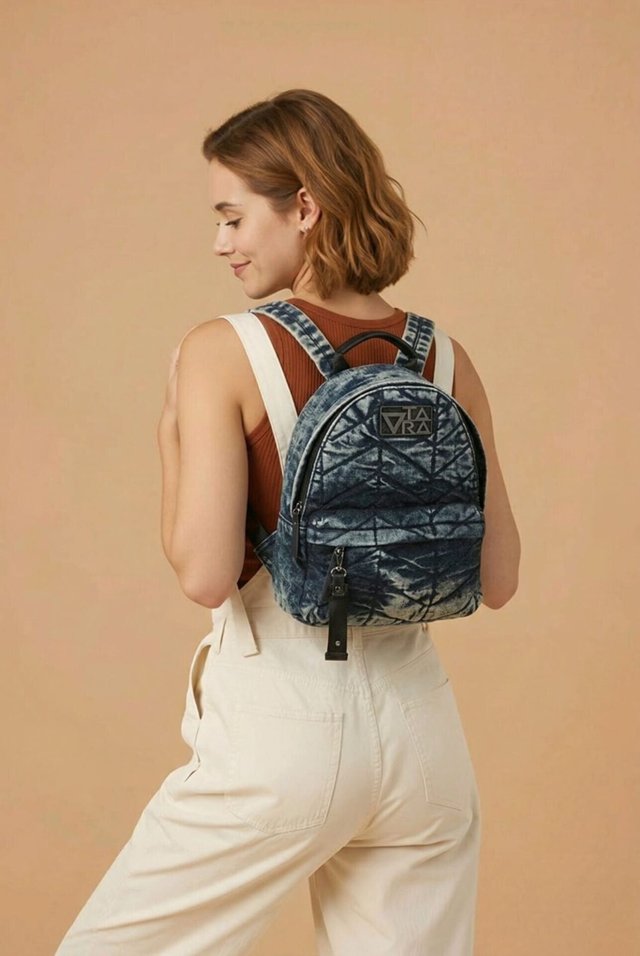 KAPİTONE DETAYLI  MAVİ DENİM SIRT ÇANTASI