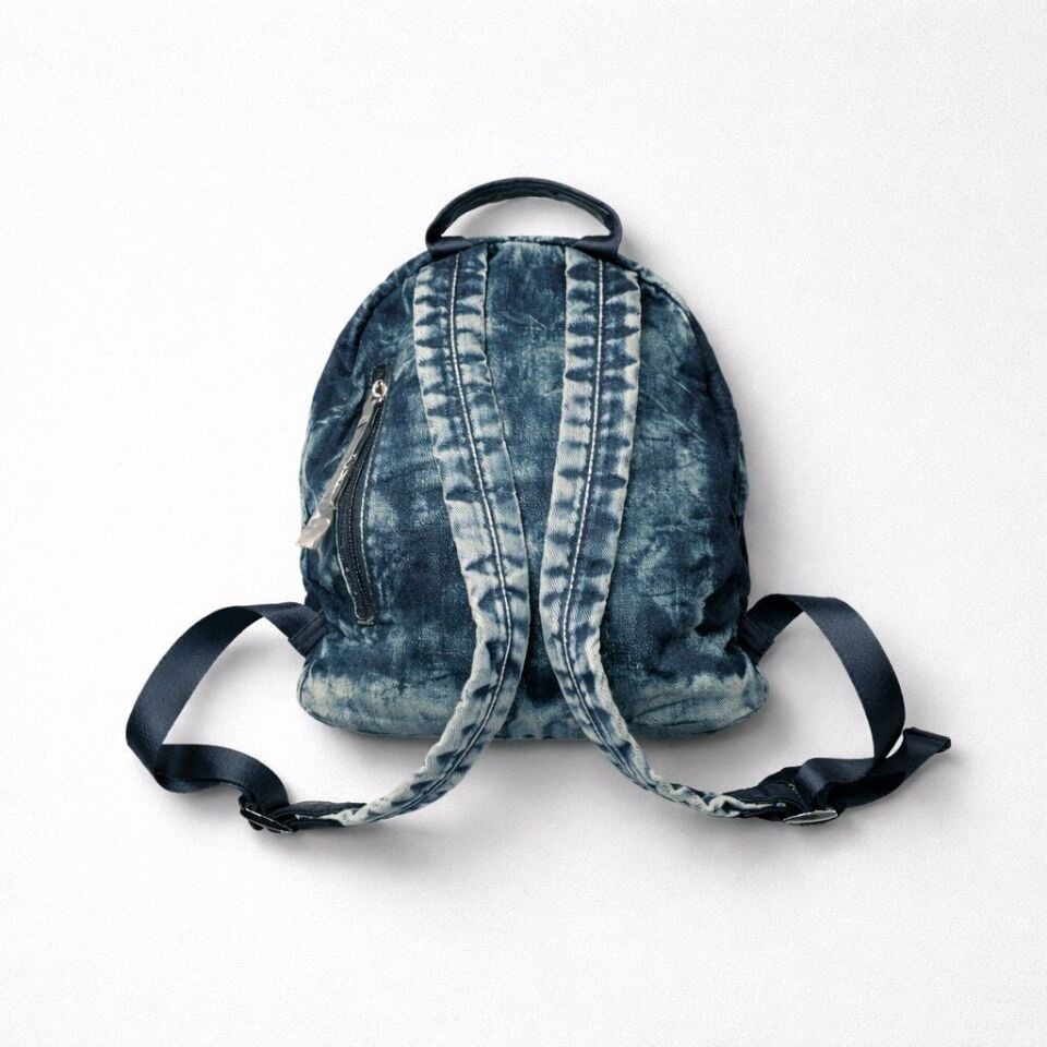 KAPİTONE DETAYLI  MAVİ DENİM SIRT ÇANTASI