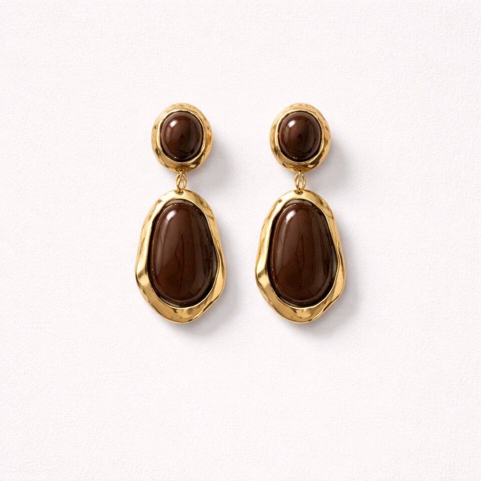 KAHVERENGİ TAŞLI GOLD ÇERÇEVELİ OVAL KÜPE