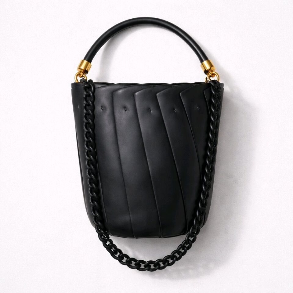 LALE FORMUNDA KAVİSLİ PLİSELİ SİYAH ÇANTA