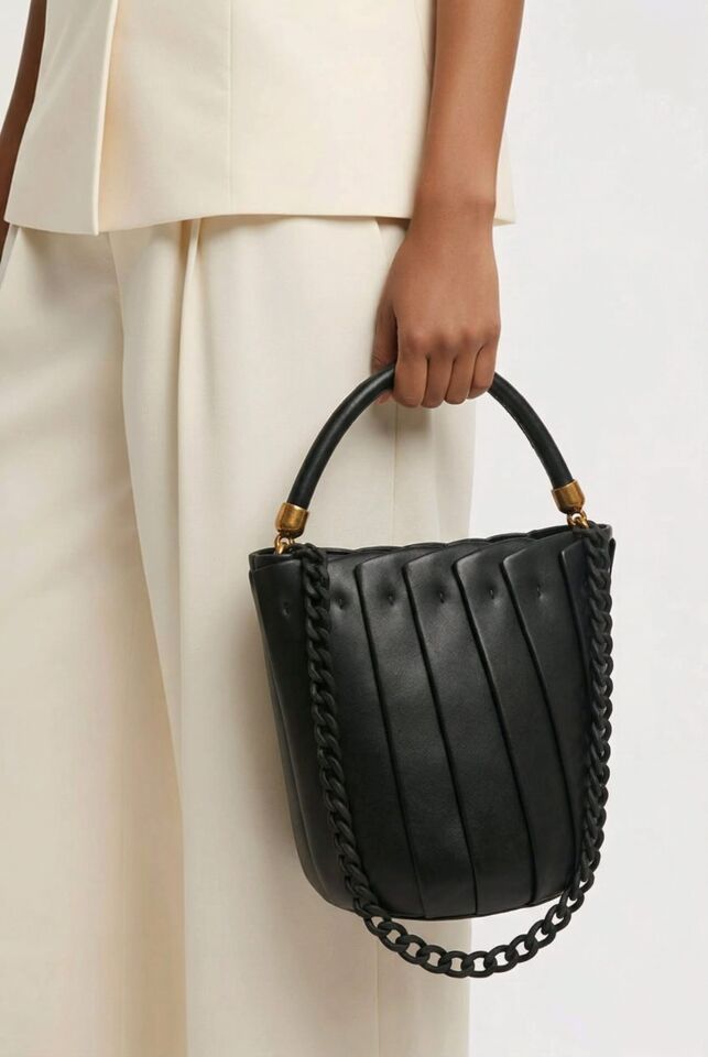 LALE FORMUNDA KAVİSLİ PLİSELİ SİYAH ÇANTA