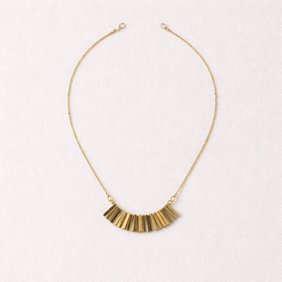 GOLD RENGİNDE METAL PÜSKÜL TASARIMLI MİNİMALİST KOLYE