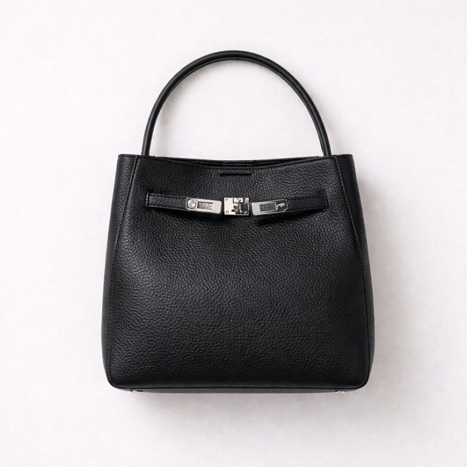 SİYAH METAL KİLİTLİ KOVA ÇANTA