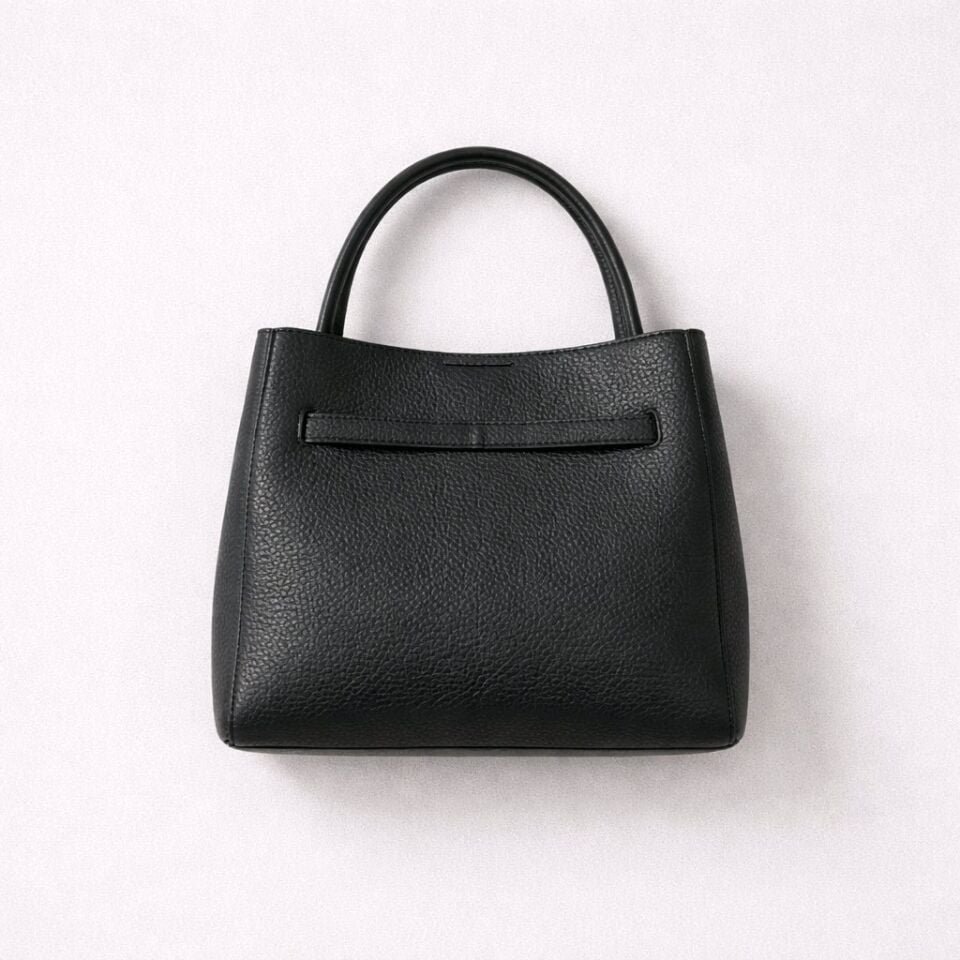 SİYAH METAL KİLİTLİ KOVA ÇANTA