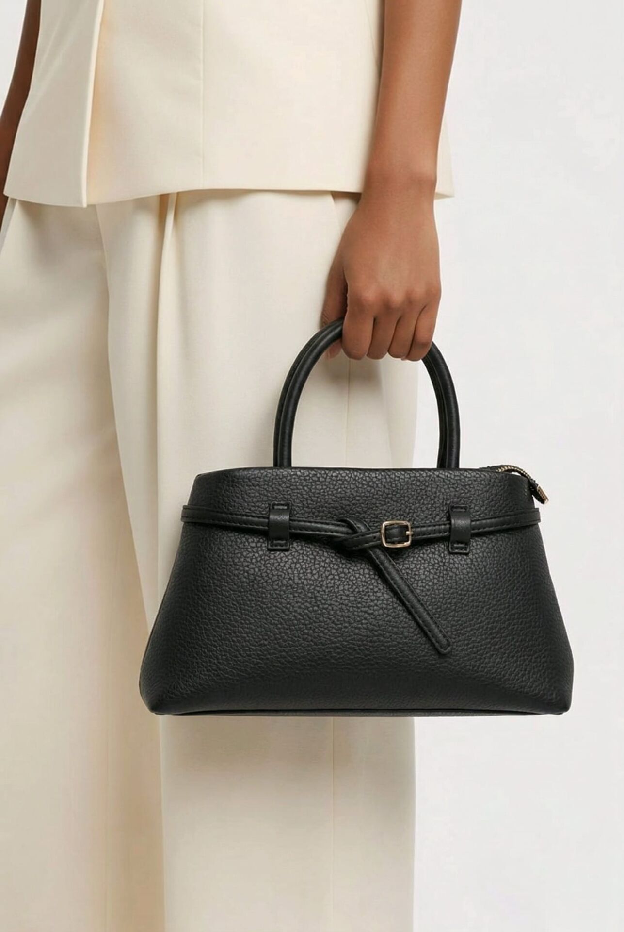 KEMER DETAYLI  İTHAL KÜÇÜK SİYAH EL KOL ÇANTASI