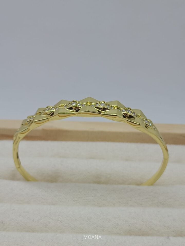 XUPİNG MARKA GEOMETRİK PİRAMİT VE ÜÇGEN FORMLU TAŞLI BİLEKLİK