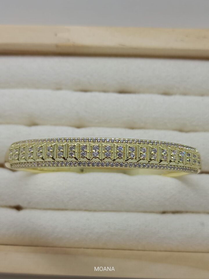 XUPİNG MARKA DİKEY ŞERİTLİ VE TAŞLI BİLEKLİK