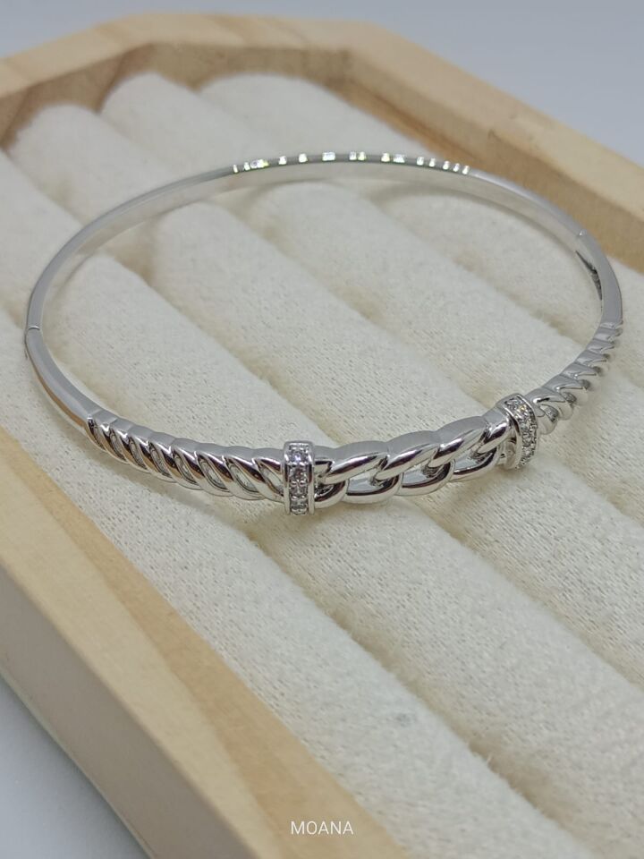 XUPİNG MARKA ZİNCİR VE İP DETAYLI GÜMÜŞ RENGİNDE BİLEKLİK