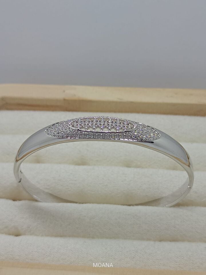 XUPİNG MARKA ZİRKON TAŞLI GÜMÜŞ RENGİNDE BİLEKLİK