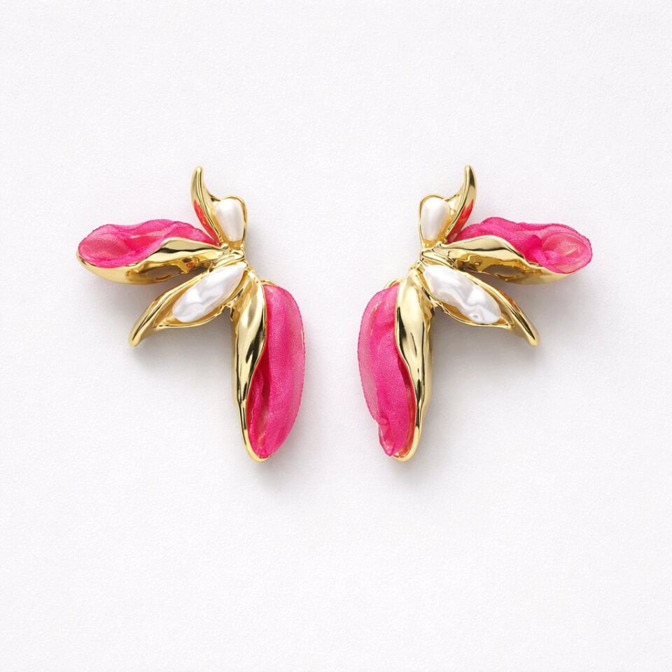 KUMAŞ VE İNCİ DETAYLI  PEMBE YAPRAK TASARIM KÜPE