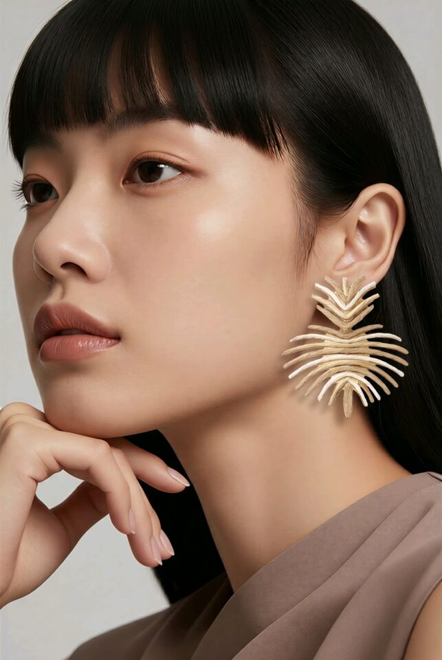 PALMİYE YAPRAĞI FORMUNDA HASIR BOHEM KÜPE