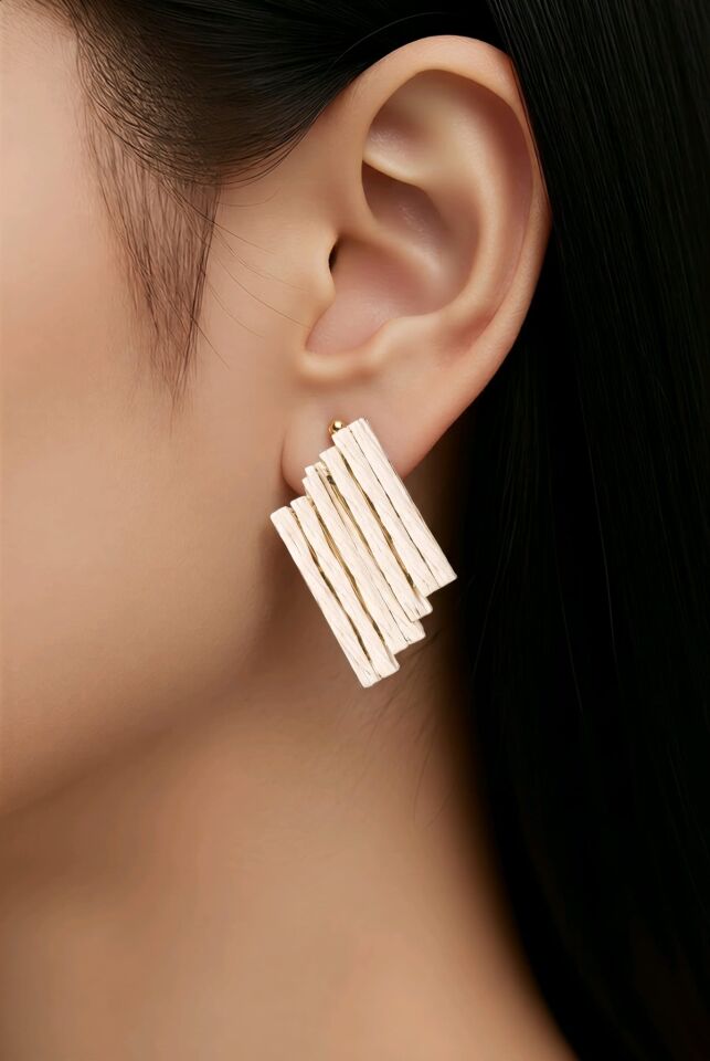 ASİMETRİK SIRALI DİKDÖRGEN BEYAZ BOHEM KÜPE