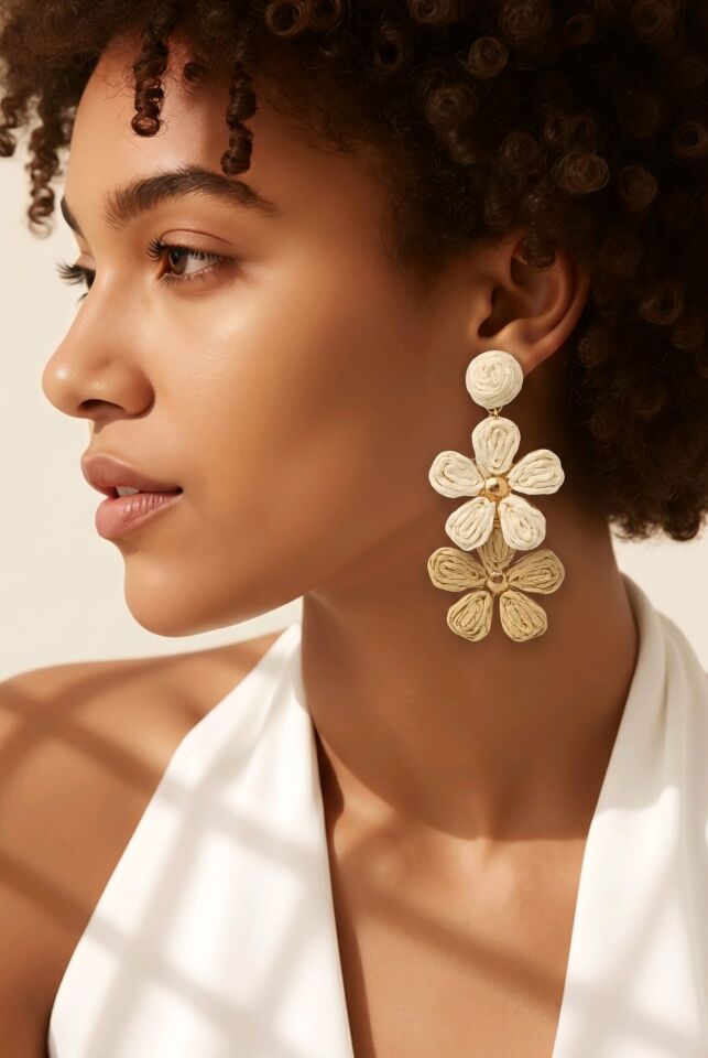 İKİ RENK BOHEM SALLANTILI ÇİÇEK KÜPE