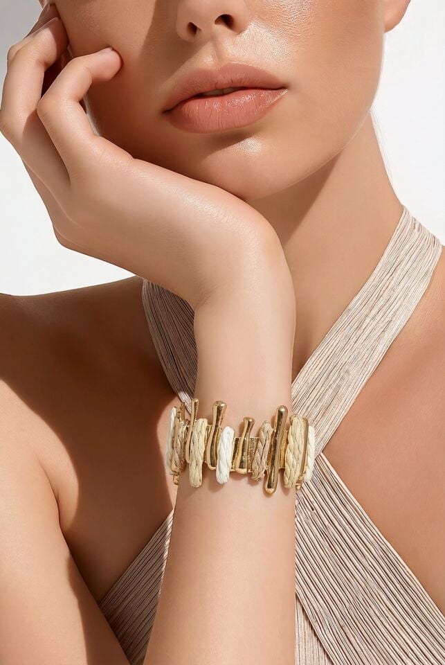 BEJ KREM VE GOLD DETAYLI HASIR BİLEKLİK