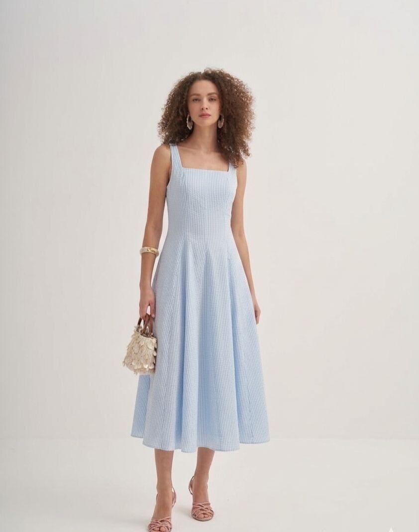 ASKILI MAVİ BEYAZ PİTİKARE UZUN ELBİSE