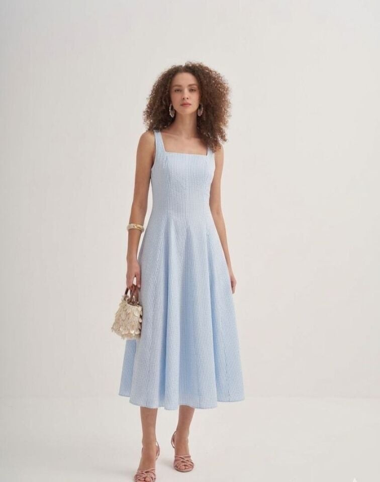 ASKILI MAVİ BEYAZ PİTİKARE UZUN ELBİSE