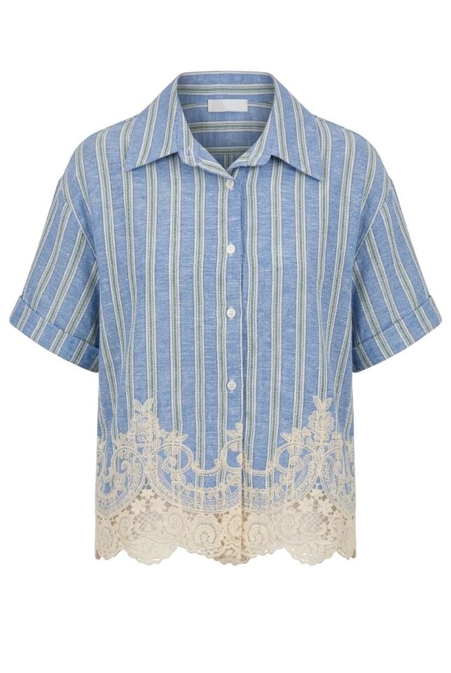İTALYEN KETEN MAVİ BEYAZ ÇİZGİLİ ETEK UCU DANTEL NAKIŞLI GÖMLEK