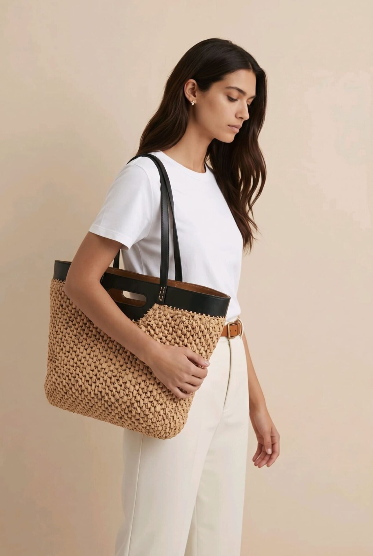 SUNİ DERİ DETAYLI HEM EL HEM KOLLU KULLANIMI OLAN SİYAH HASIR ÇANTA