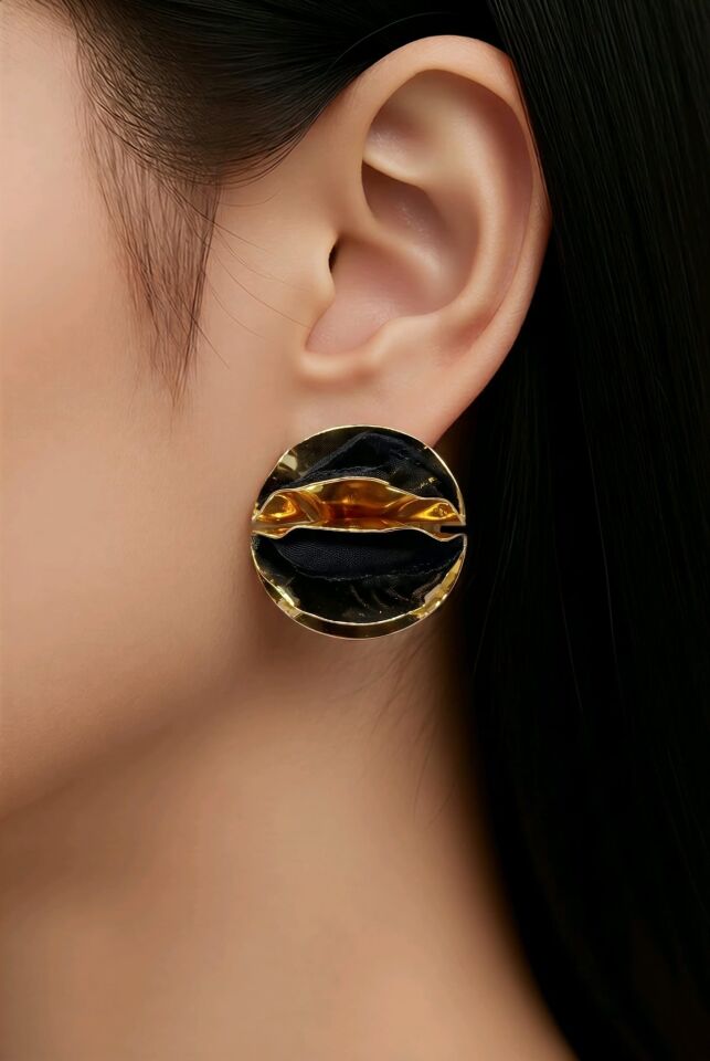 SİYAH VE GOLD DETAYLI KATMANLI KÜPE